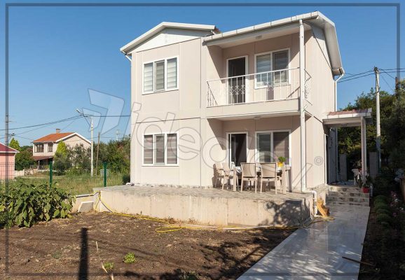 82 m2 Duplex Prefabricated House